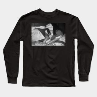 Mary at the feet of Jesus (remake) Long Sleeve T-Shirt